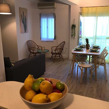 Cactus 2 Bedroom Apartment On Calle San Miguel Minutes From The Beach By Namaste Elite Torremolinos Eksteriør billede