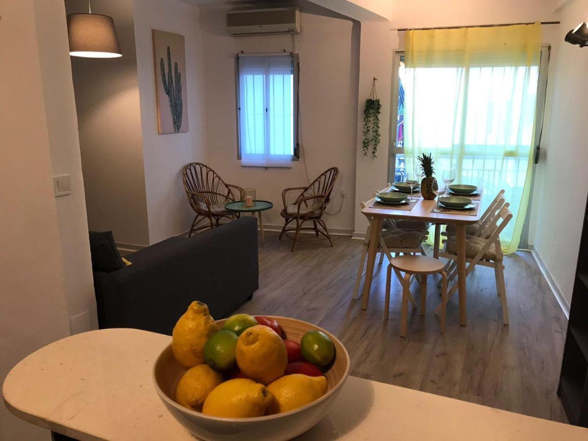 Cactus 2 Bedroom Apartment On Calle San Miguel Minutes From The Beach By Namaste Elite Torremolinos Eksteriør billede