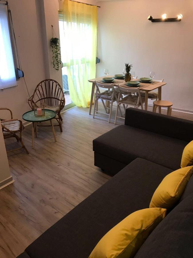 Cactus 2 Bedroom Apartment On Calle San Miguel Minutes From The Beach By Namaste Elite Torremolinos Eksteriør billede