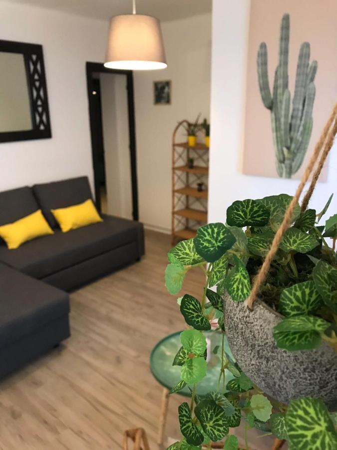 Cactus 2 Bedroom Apartment On Calle San Miguel Minutes From The Beach By Namaste Elite Torremolinos Eksteriør billede